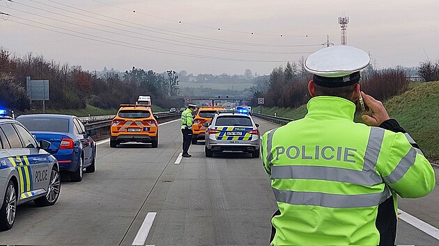 Hromadn nehoda sedmi automobil na D1 u klimkovickho tunelu nedaleko Ostravy (11. dubna 2023)