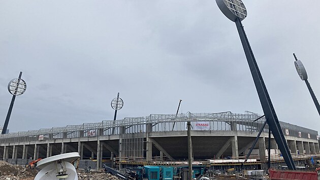 Stavba nov� multifunk�n� ar�ny v Hradci Kr�lov� (b�ezen 2023)