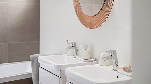 Autorem koupelnov srie 10 stup je esk designr Krytof Nosl.