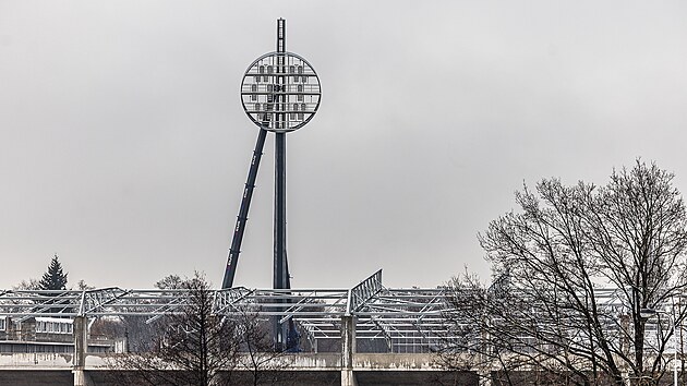 Nov stadion v hradeckch Malovicch budou osvtlovat renovovan lztka. (18. ledna 2023)