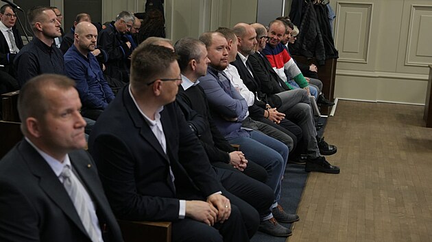 Krom� Romana Berbra je ob�alov�no dal��ch 20 lid� a FC Slavoj Vy�ehrad. (17. dubna 2023)