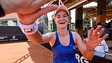 Barbora Krej�íková po vít�zném utkání BJK Cupu.
