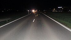 Na Uherskobrodsku auto p�ejelo le�ícího mu�e na silnici, ten zem�el na míst�....