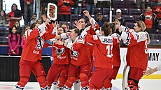 �eské hokejistky se radují z úsp�né bronzové obhajoby na mistrovství sv�ta v...