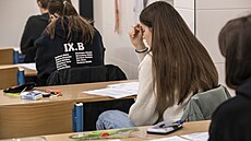 Adepti do prvních ro�ník� �ty�letých st�edních �kol s maturitou pí�ou...