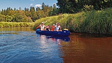 Na úsek ze Soumarského mostu do Pkné se mohou vodáci vydat jen v kanoích.