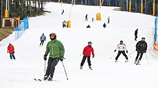 Velikononím lyováním skonila zimní sezona 2022/2023 na krunohorském...
