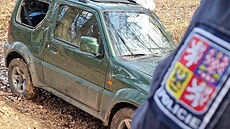 Podezelého Pavla K. dopadli policisté v lese u ebetova na Blanensku. (12.4.2023)