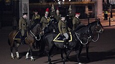Noní nácvik prbhu korunovace britského krále Karla III. (Londýn, 18. dubna...