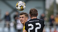 Hlavi�kuje teplický Daniel Fila