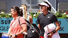 Conchita Martinezová (vlevo) a Garbi�e Muguruzaová po tréninku