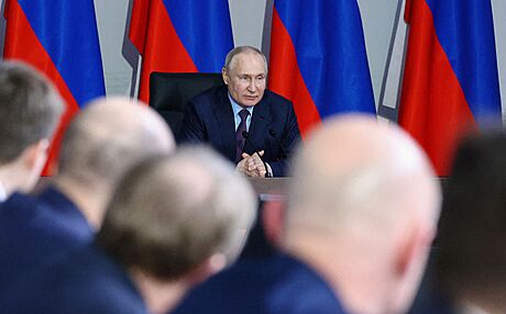 Ruský prezident Vladimir Putin na mítinku k vývoji bezpilotních stroj v Moskv...