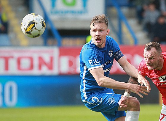 Dominik Plechatý (vlevo) v akci.