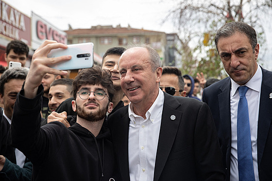 Turecký prezidentský kandidát Muharrem Ince (27. dubna 2023)