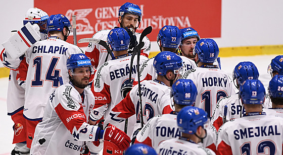 etí hokejisté se radují z výhry nad Slovenskem.