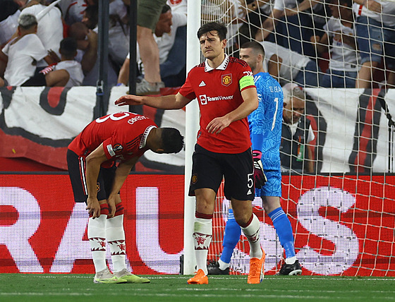 Harry Maguire z Manchesteru United krátce poté, co ve spolupráci s brankáem...