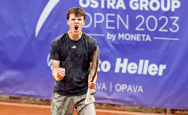 První grandslam, hned prošel kvalifikací. Menšík na US Open zvládl i derby