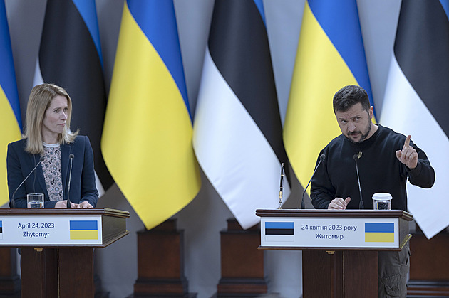 Zelenskyj přiletěl do Nizozemska. Sejde se s premiérem a navštíví soud v Haagu