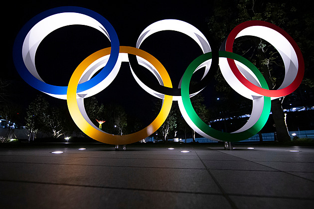 KOMENTÁŘ: Válečné stíny olympijských kruhů a kolektivní vina