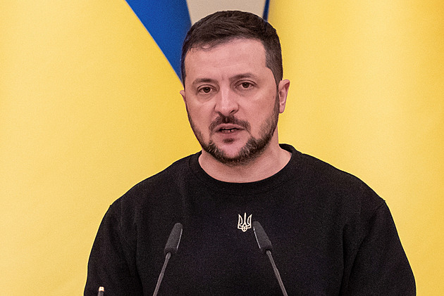 K protiútoku je třeba víc zbraní, řekl Zelenskyj. Váhá nad návratem uprchlíků