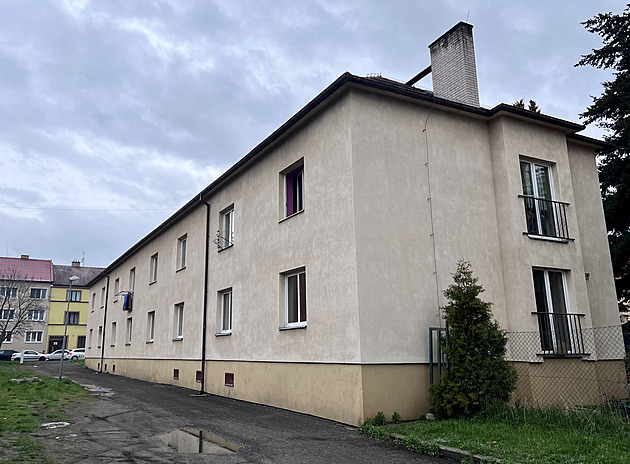 Kvůli problémové ubytovně lidé psali petici, majitel ji teď nabízí městu