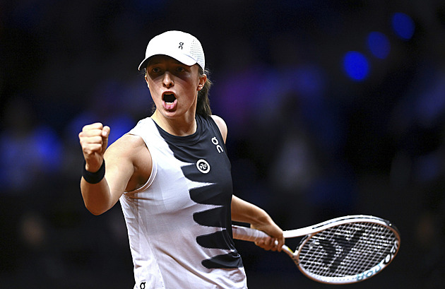 Šwiateková ve Stuttgartu znovu porazila Sabalenkovou a obhájila titul