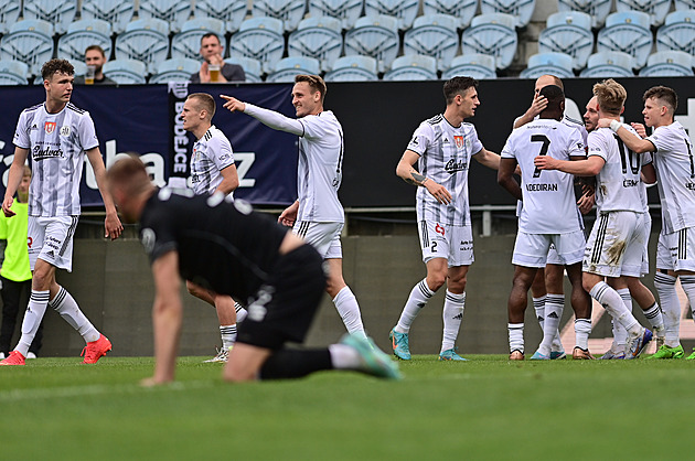 Budějovice - Jablonec 5:1, body po třech prohrách, tři góly zařídil Čmelík