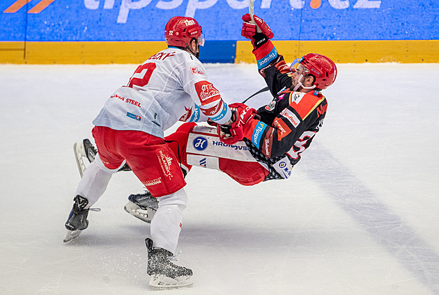 ONLINE: Třinec - Hradec 0:0. Kousek od další obhajoby, dočkají se domácí oslav?