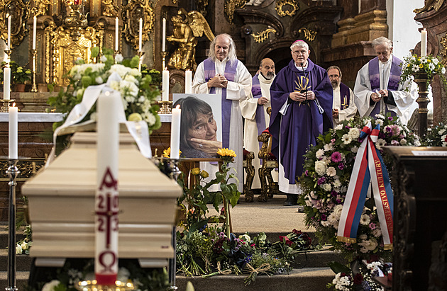 S Danou Němcovou se rozloučila veřejnost, přišli i Gál, Vondra či Jáchym Topol