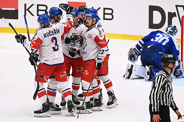 ONLINE: Příprava na MS pokračuje. Češi hrají v Rakousku, v sestavě osm posil