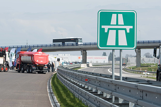 Tyto firmy se zúčastní, tato vyhraje, dostávali nadiktováno zaměstnanci ŘSD