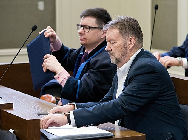 Soud vyhlásí rozsudek v kauze privatizace Mostecké uhelné, pokračuje i hlavní líčení s Berbrem