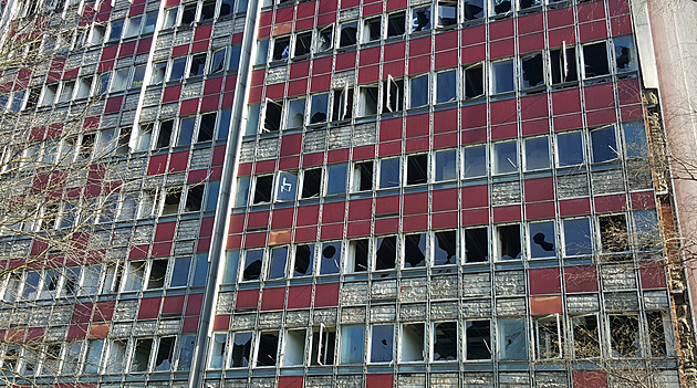 Ostudná místa Ostravy: osmipatrová Jaderka, garáže i zvlněná dálnice