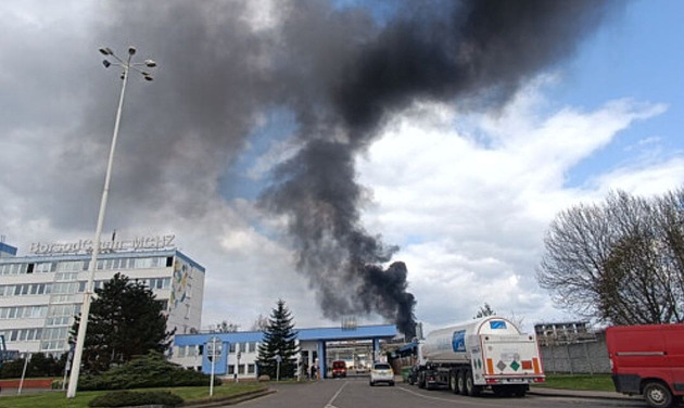 V areálu ostravské chemičky nastal výbuch, jeden člověk je zraněný