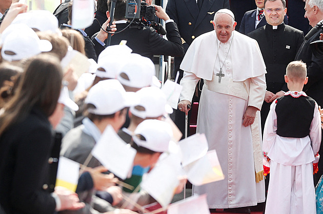 Papež je v Maďarsku, Orbána požádal o shovívavost k migrantům