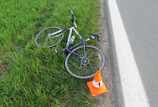 V hradecké nemocnici leží těžce zraněný cyklista. Policie zjišťuje, kdo to je
