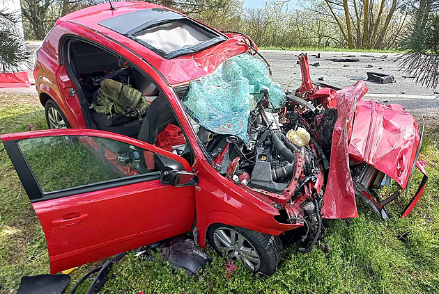 Smolný pátek na silnicích. Na jihu Moravy zemřel motorkář a dva řidiči