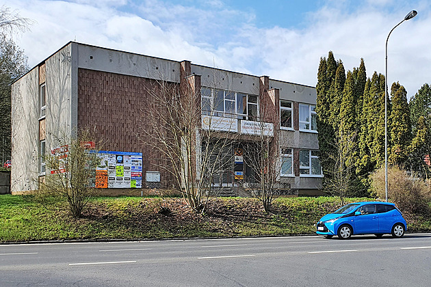 Které pošty přežijí. Přehled posledních změn v plánu zániku stovek poboček