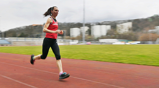 Ultramaratonkyně o rekordech, islámu, patologii i rozšláplé žížale