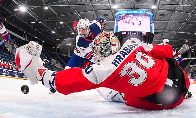 Hokejová osmnáctka ve čtvrtfinále MS nestačila na Američany, kouč Petr končí