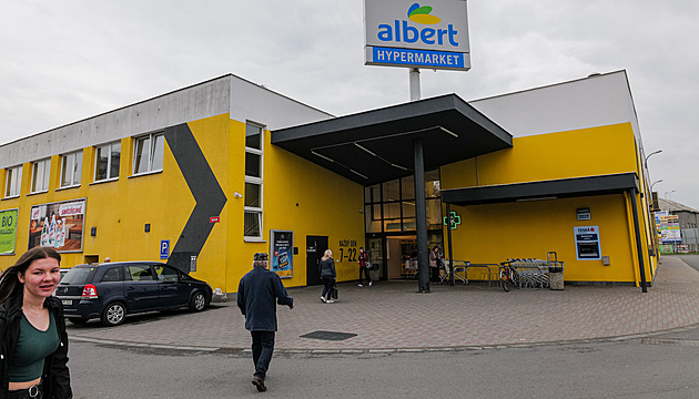 Přerov chce vyhláškou zakázat žebrání v okolí obchodů či škol