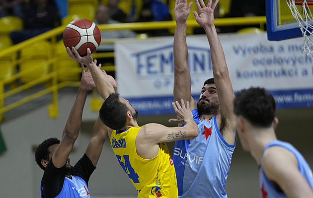 Basketbalisté Opavy postoupili přes Slavii do ligového čtvrtfinále