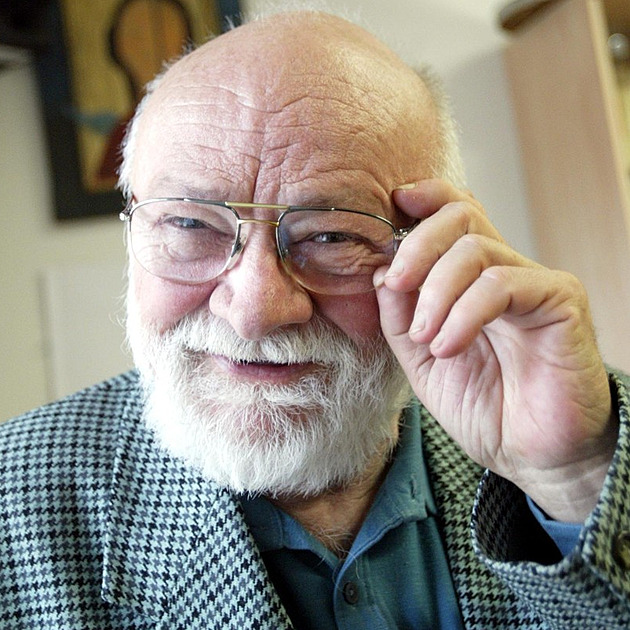 Zemřel Ivan Vyskočil. Zakladatel Zábradlí si zahrál v Kamarádovi do deště