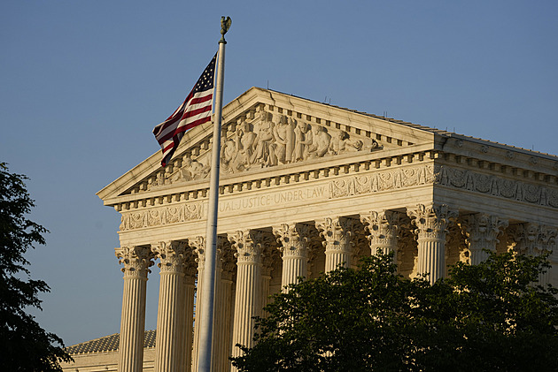 Diskriminace v USA naruby. Heterosexuální a bělošská a většina se může lépe bránit