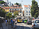 Typick lisabonsk tramvaj v obleen aut v jedn z nejstarch tvrt Alfama....