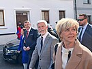 Prezident Pavel s chot pi obchzce Novho Msta pod Smrkem. Doprovod jim...