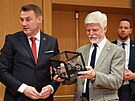 Prezident Petr Pavel dostal od Libereckho kraje nkolik dar. Jednm z nich...