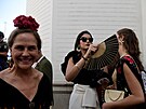 panlsko zaívá neobvykle teplé poasí. Snímek pochází z festivalu v Seville....
