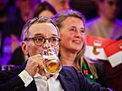 Pedseda Svobodné strany Rakouska (FPÖ) Herbert Kickl se raduje z druhého místa...