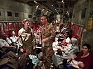 Evakuace lidí ze súdánského Chartúmu italským vojenským letounem (24. dubna...